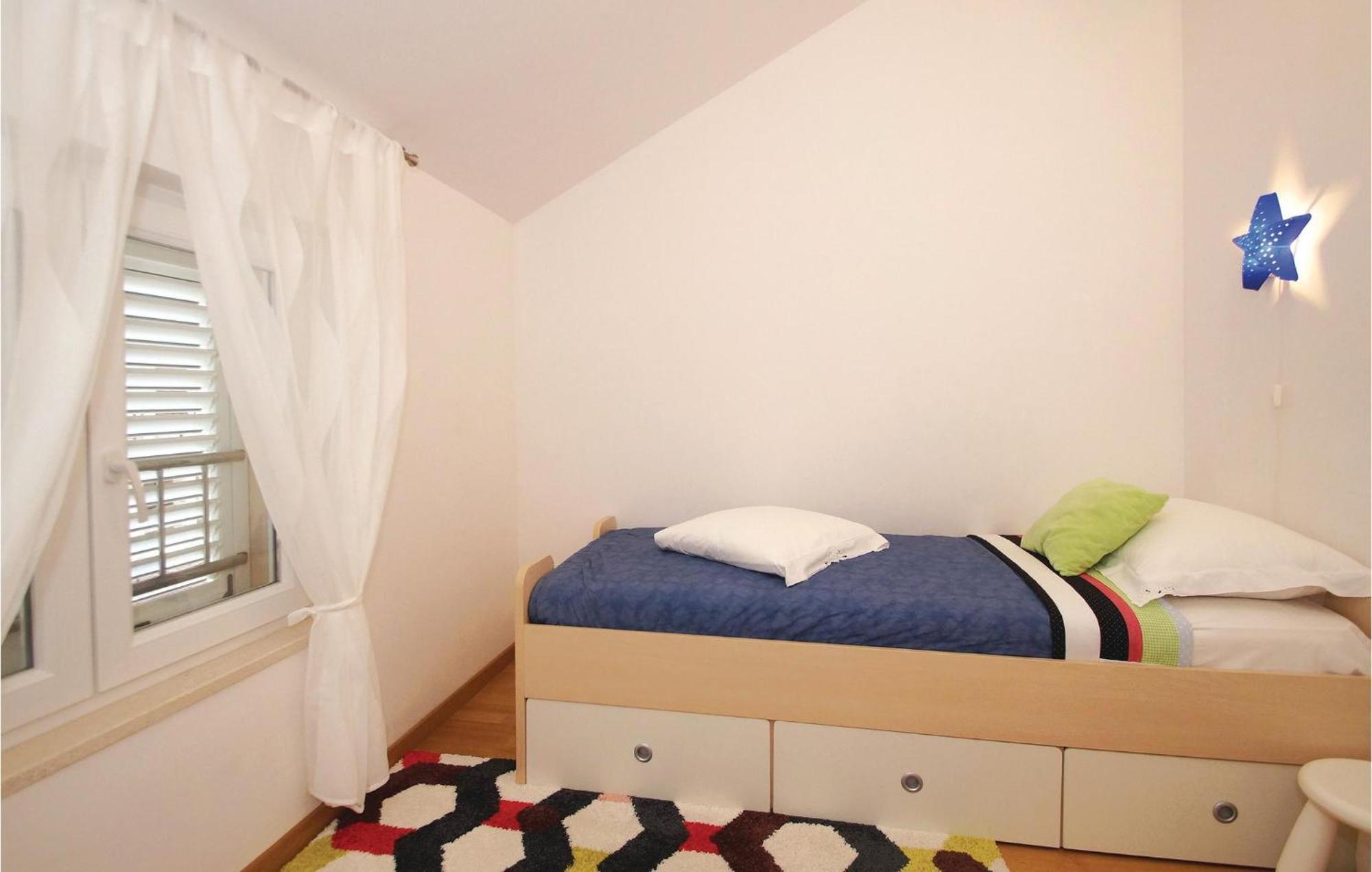 Awesome Apartment In Racisce With Wifi ภายนอก รูปภาพ