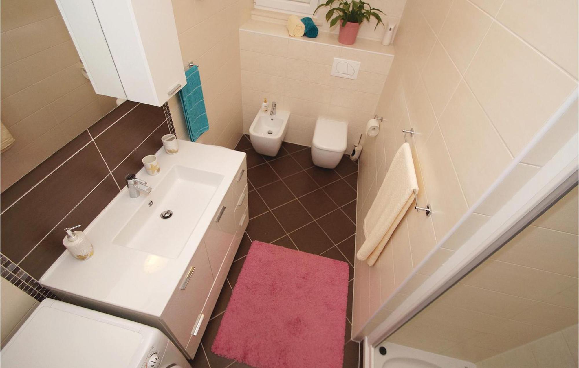 Awesome Apartment In Racisce With Wifi ภายนอก รูปภาพ